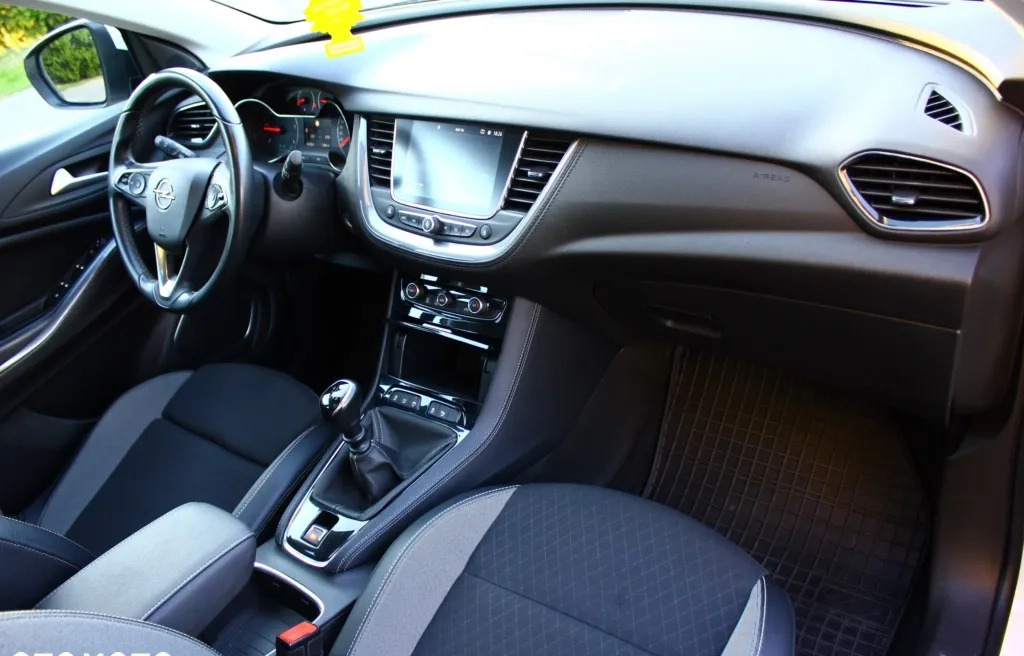 Opel Grandland X cena 69900 przebieg: 145000, rok produkcji 2018 z Barwice małe 781